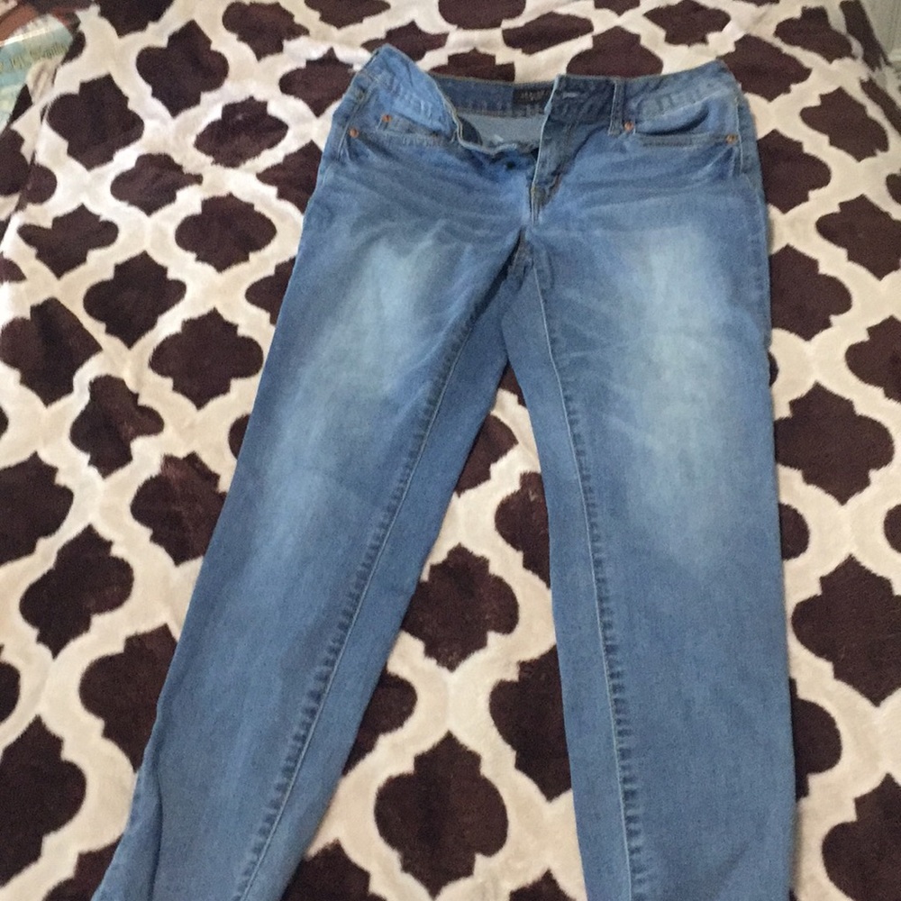 Light wash low rise Aeropostale jegging, size 8S